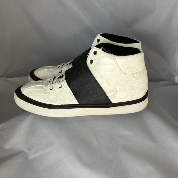 Guess white mens size 10 shoes crocodile print - Picture 2 of 8
